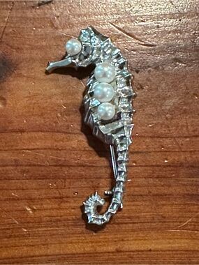 Vintage Mikimoto Akoya Pearl Sterling Silver Seahorse Brooch